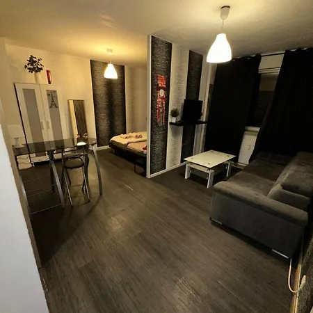 Apartment Centre *